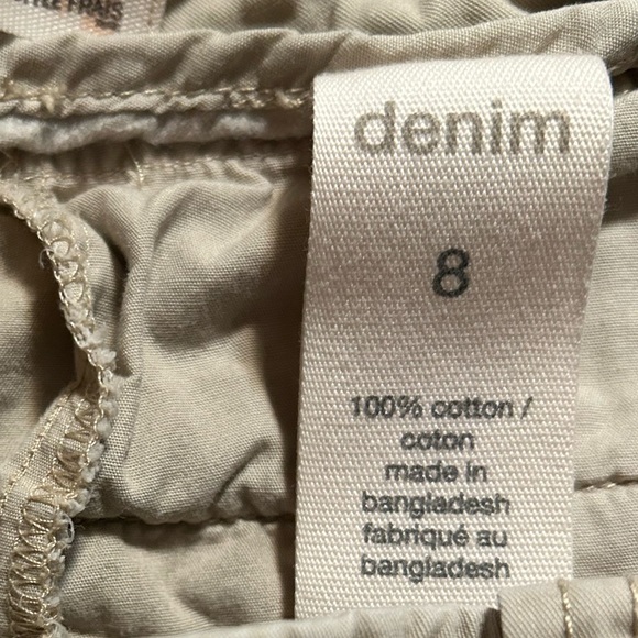 Women's Beige Cargo Shorts Size 8 - Picture 3 of 9